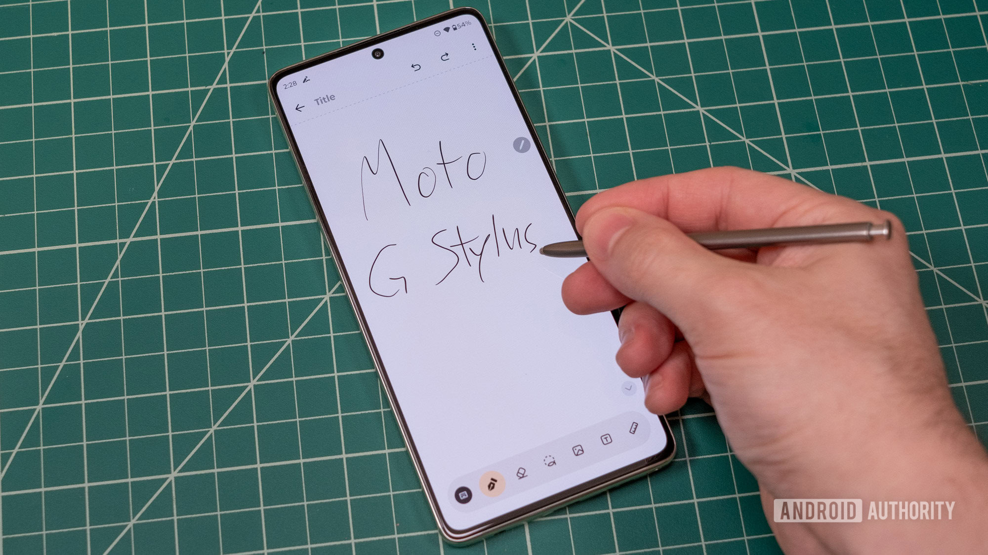 Moto G Stylus 5G (2024) taking note