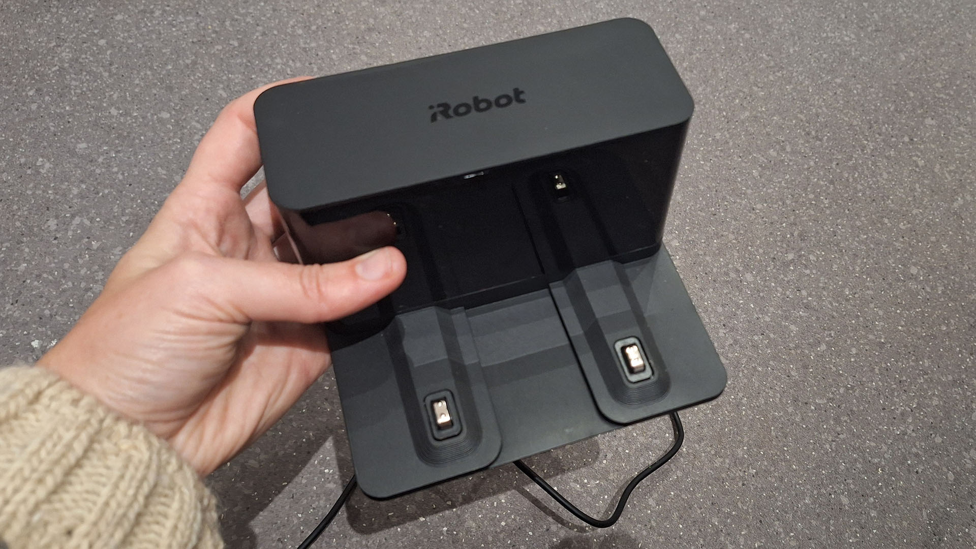 iRobot Roomba Combo Essential dock