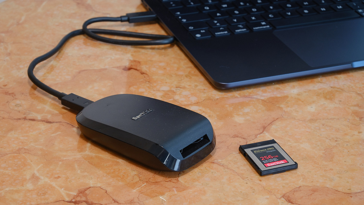 SanDisk Extreme PRO CFexpress Card Reader