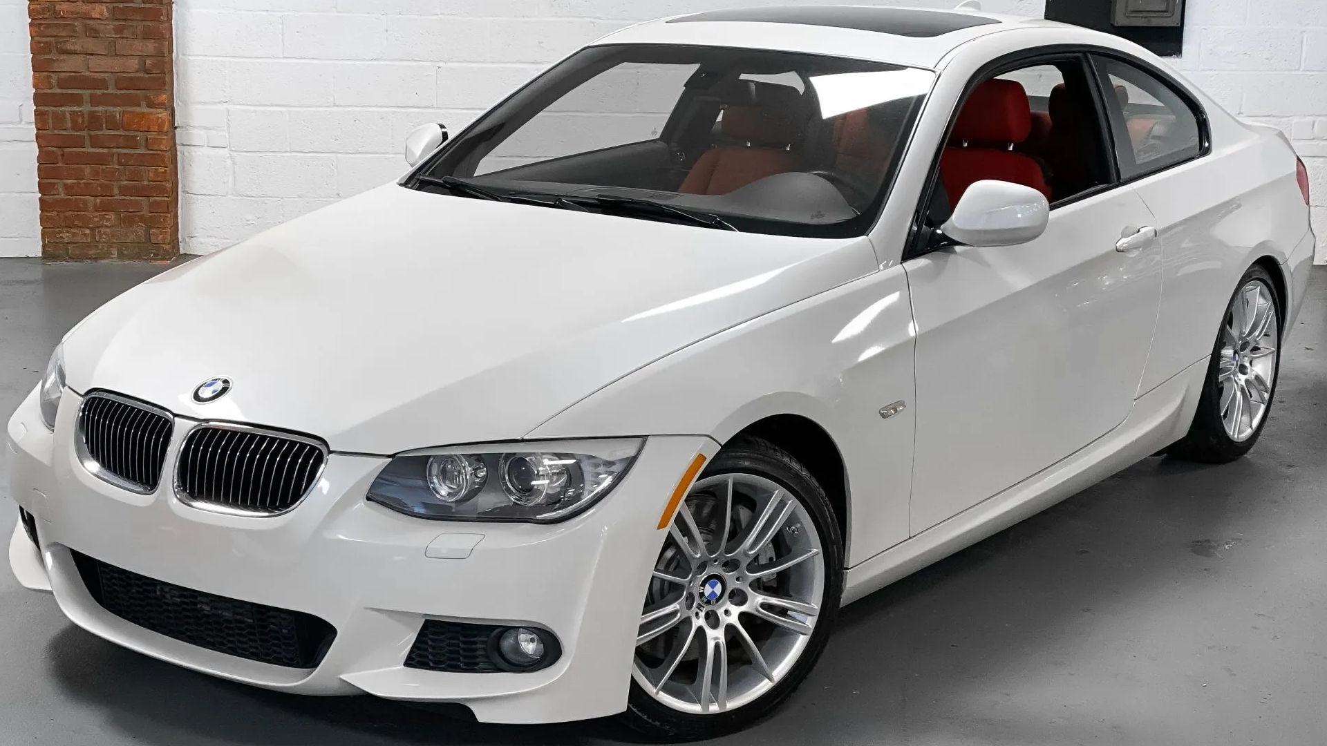 White 2011 BMW 335i Coupe