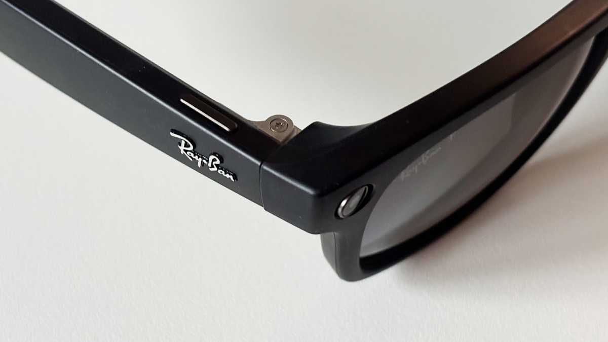 RayBan Meta smartglasses feature capture button