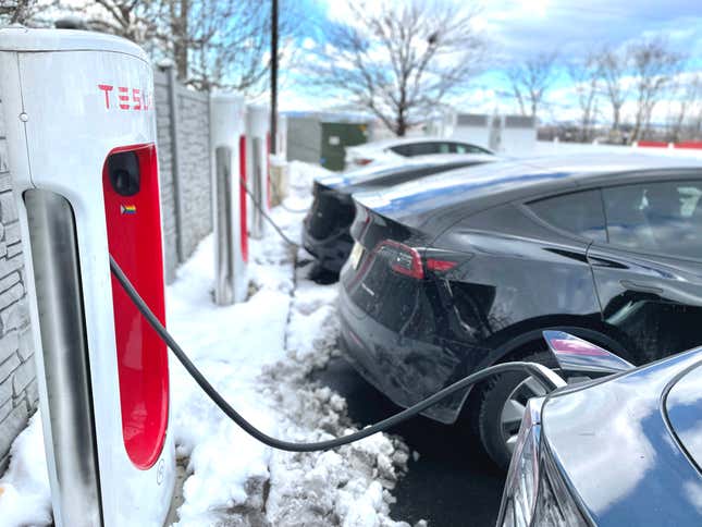 Image for article titled The 7 worst EVs for winter, according to a study