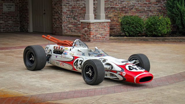 1966-Lola-T90-Ford-Indy-Car-Lead