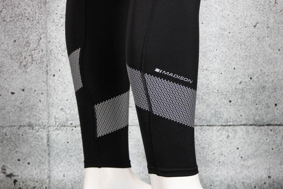 2024 Madison DTE Stellar Tech Isoler Thermal Leg Warmers With DWR - ankle detail.jpg