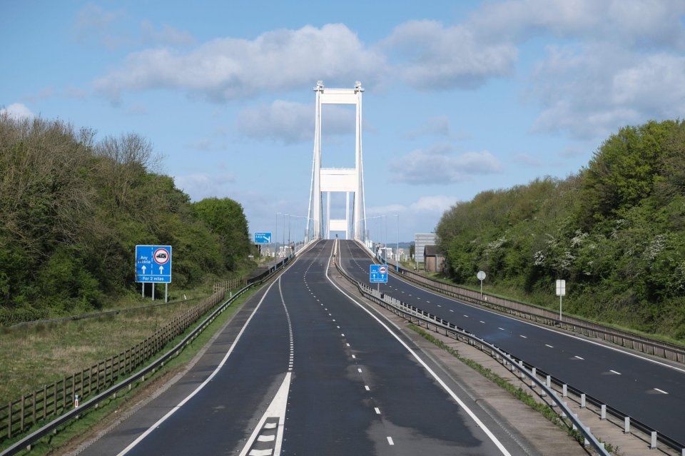 Empty M48 Severn Bridge due to high winds.