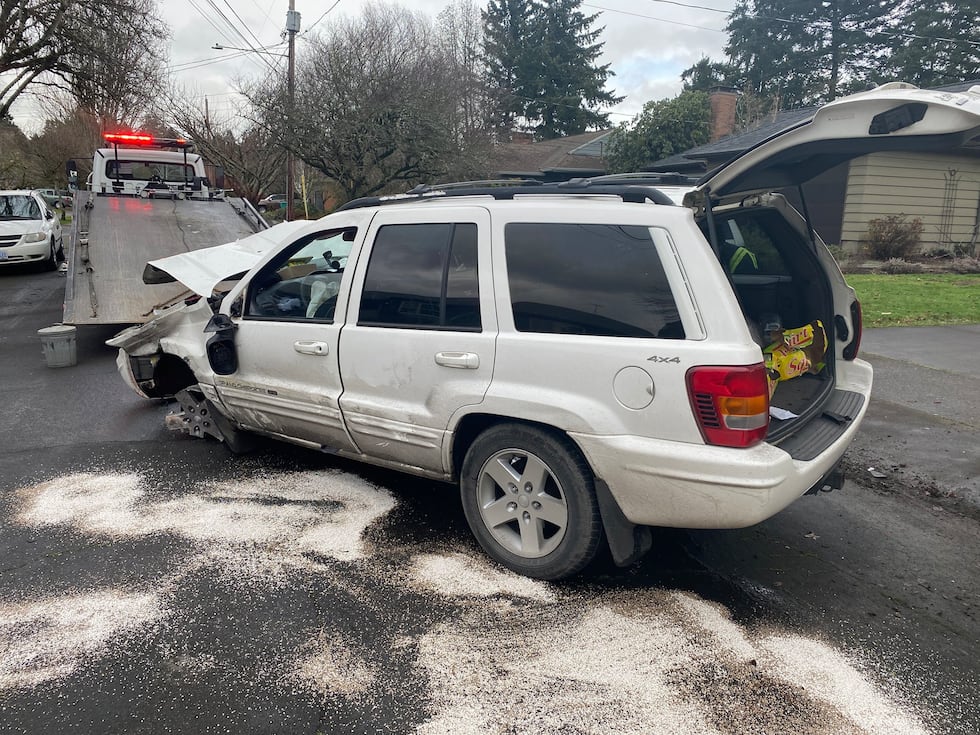 2 face charges after stolen SUV smashes Portland police car, speeds away