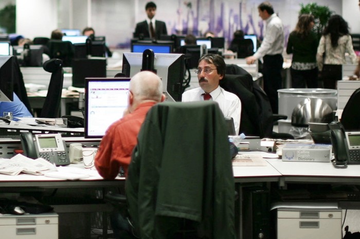 Andy Slade directing FT.com coverage during the financial crisis in October 2008