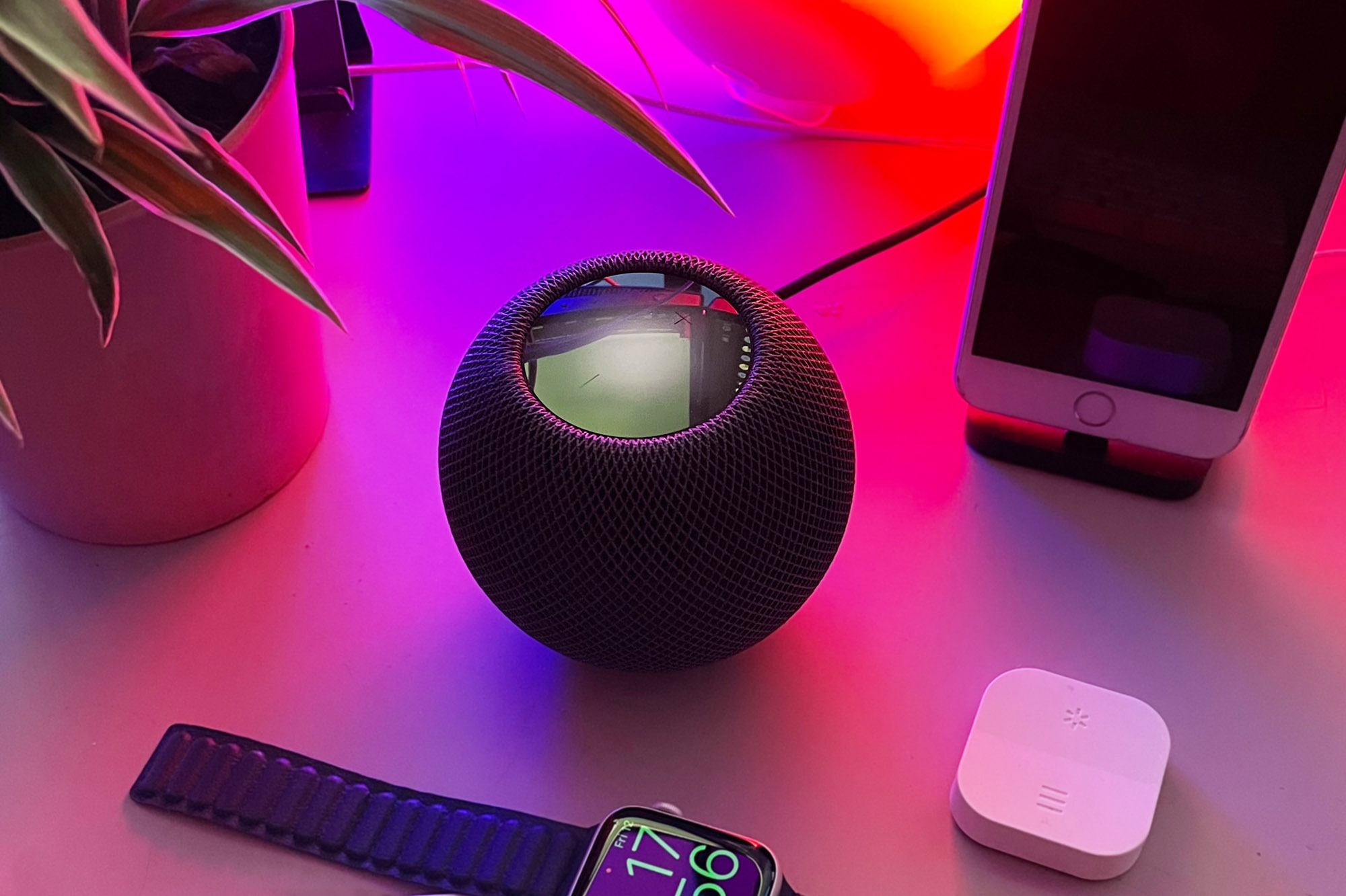 Homepod Mini Lifestyle Shot.