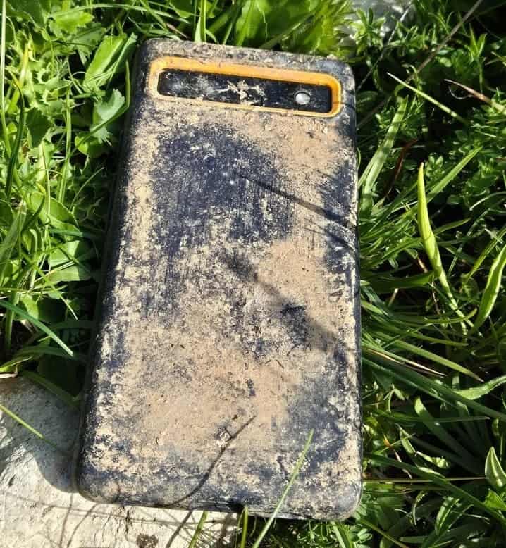 Pixel 6a snow mud