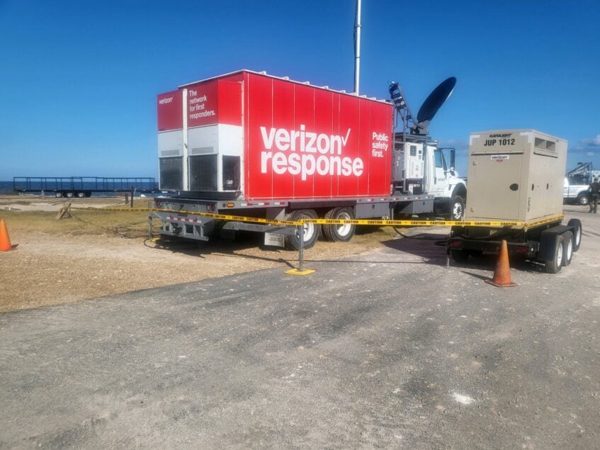 Verizon Is Waiving Fees in Southern California, Amid Wildfires 7