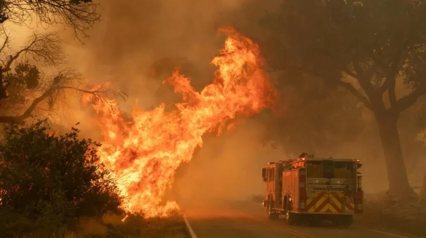 Verizon Is Waiving Fees in Southern California, Amid Wildfires 5