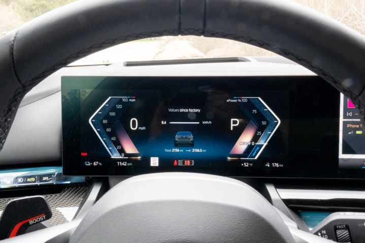 BMW i5 instrument display