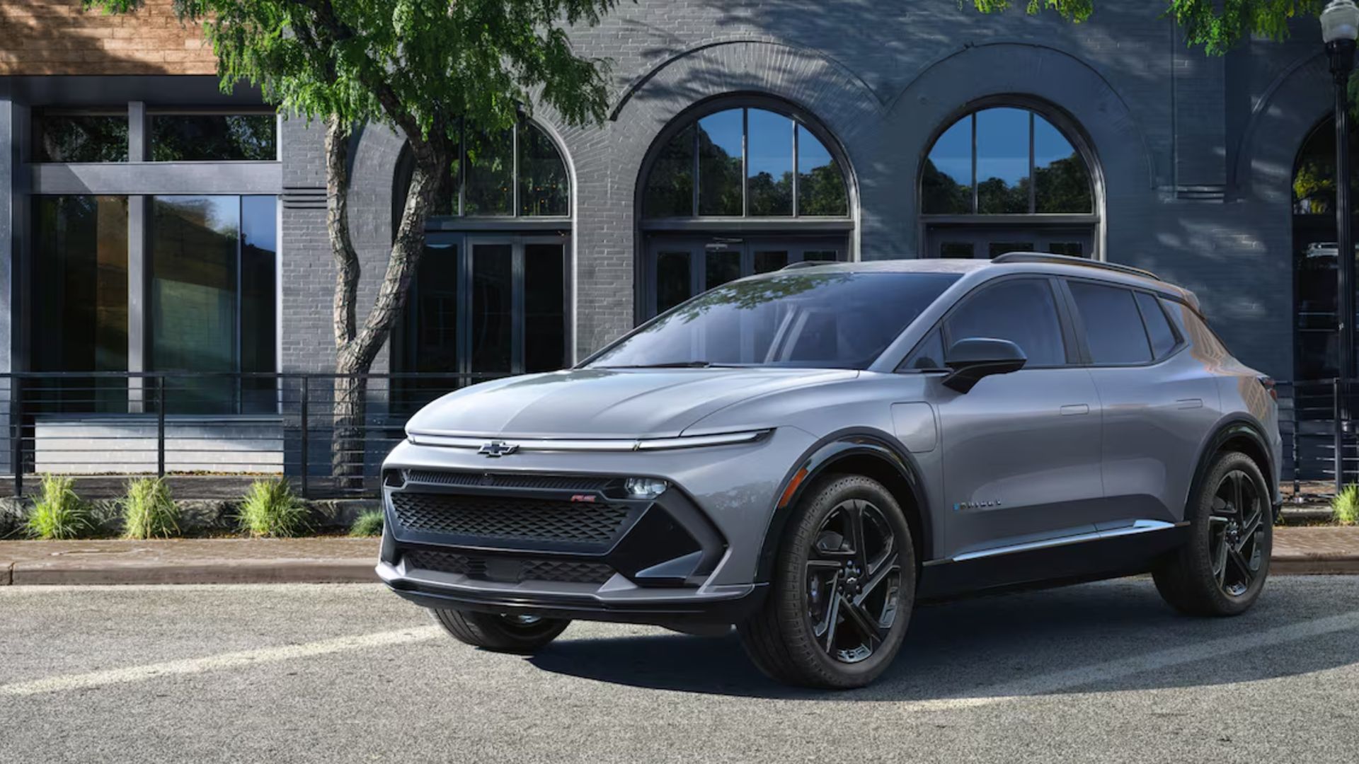 2025 Chevrolet Equinox EV Parked