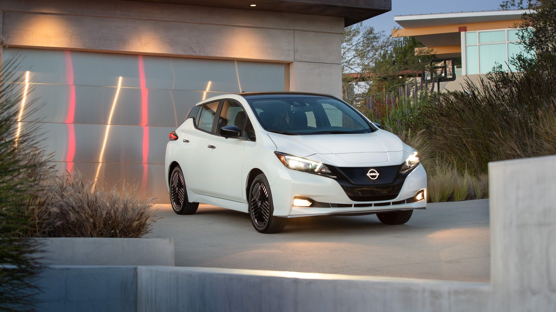 2023 Nissan LEAF-37-source