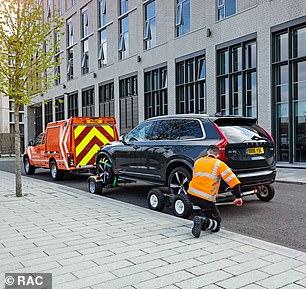 Its latest patrol vans can now fully lift all four wheels on an EV, to transport the broken down vehicle to a repair shop without damaging the e-motors by towing them with the wheels turning