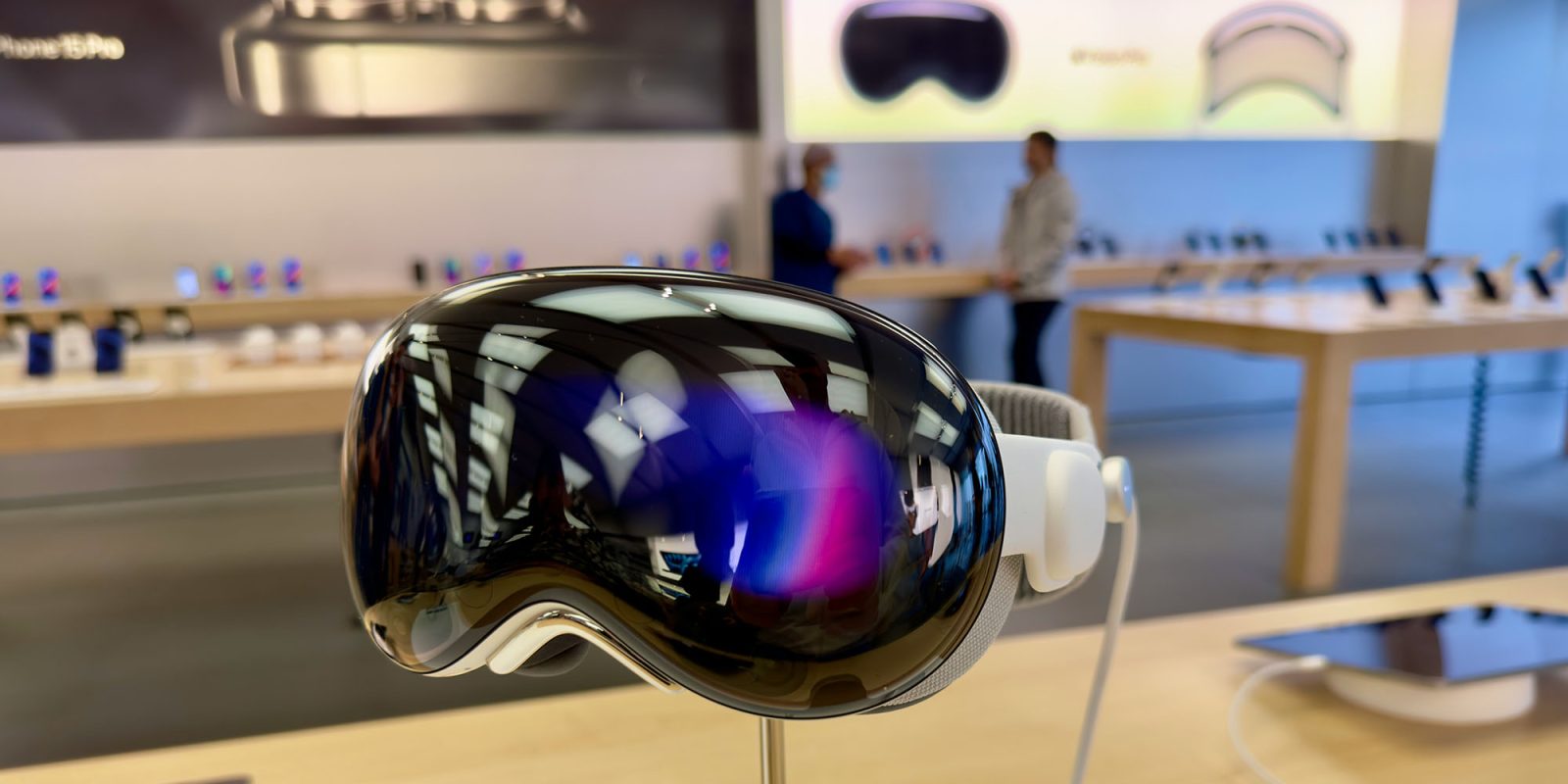 Apple has been working on Vision Pro since at least 2008 | Display unit in an Apple store