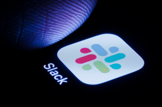 Slack logo.