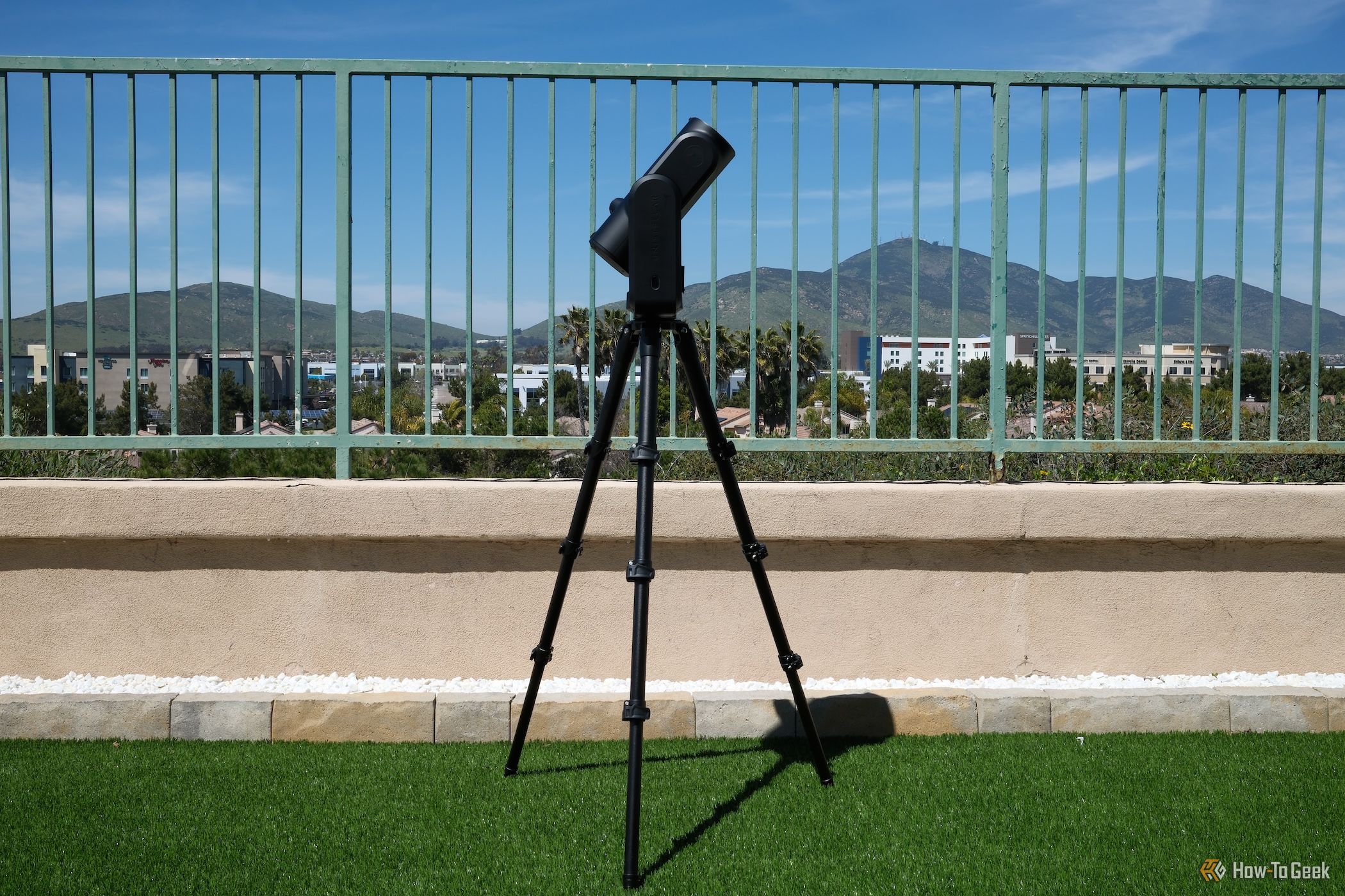 Unistellar Odyssey Pro on its tripod