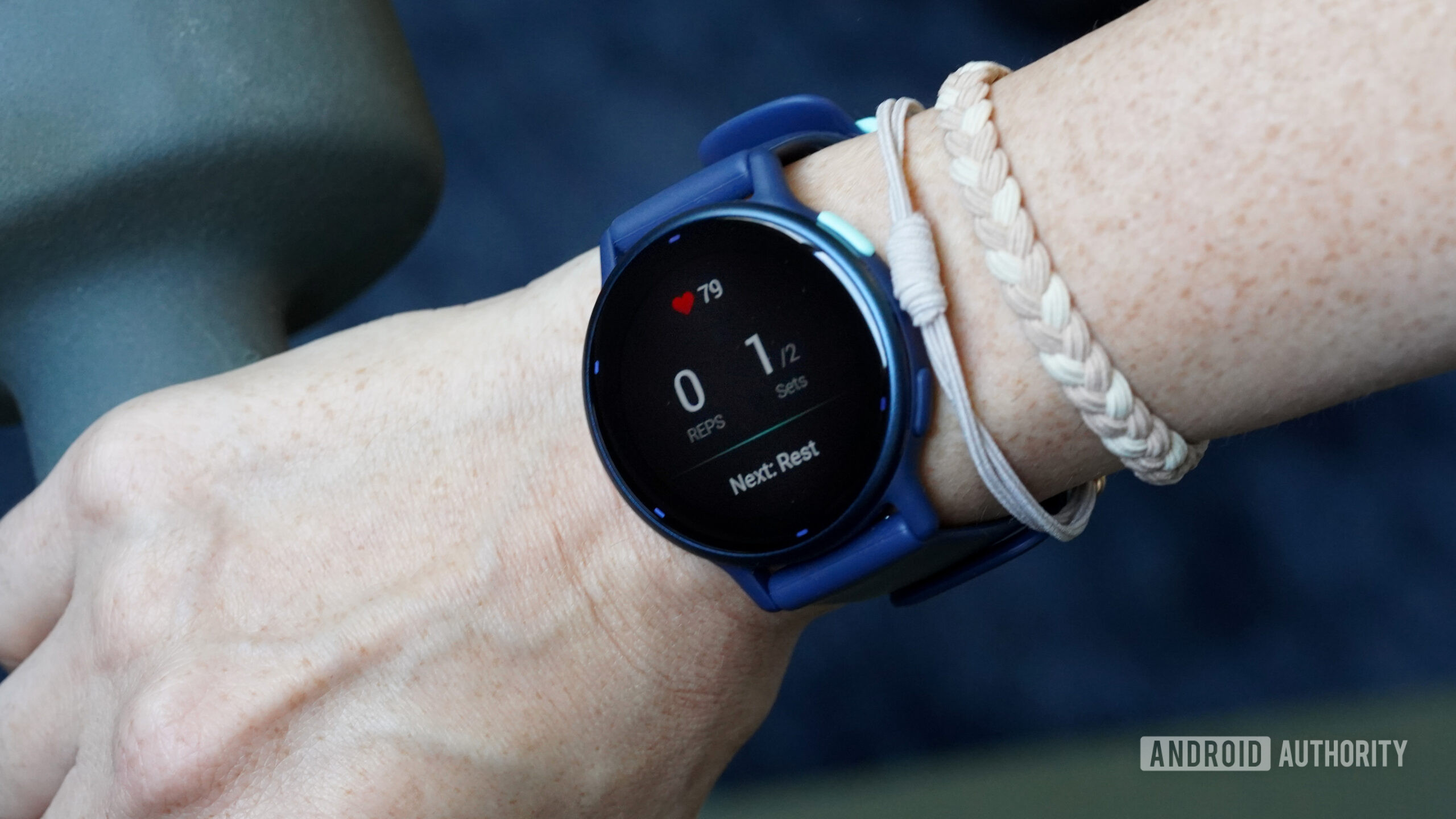 Garmin Coach counts a users reps on their vivoactive 5.