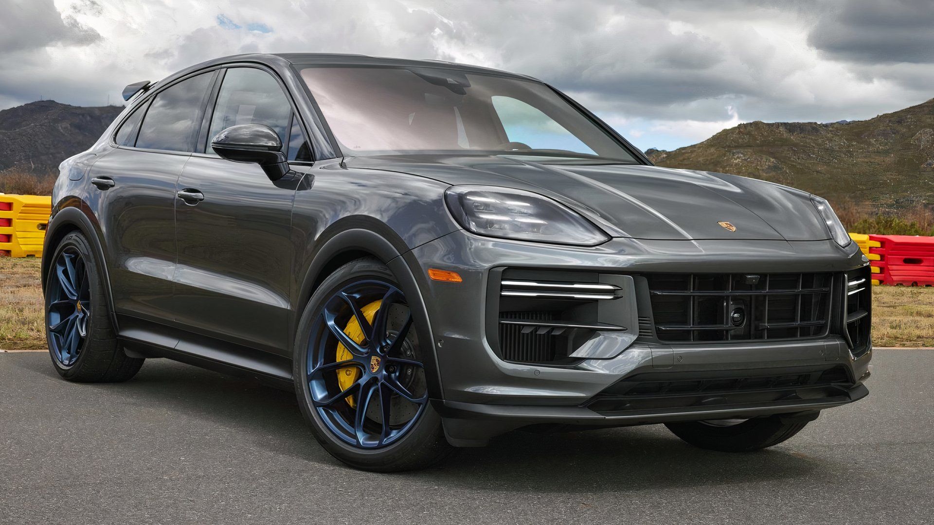 Porsche Cayenne Turbo GT, front 3/4