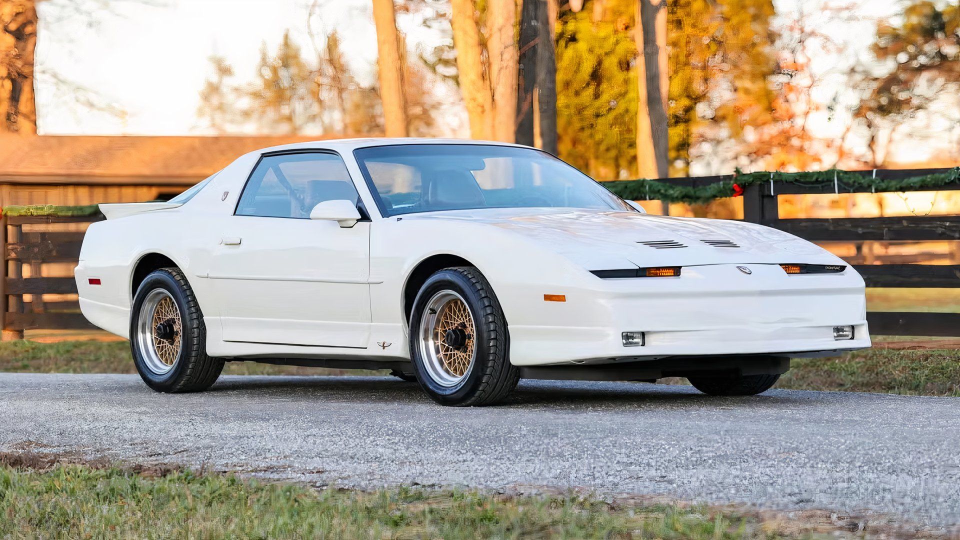 1989 Pontiac Firebird Trans Am 20th Anniversary Turbo, front 3/4