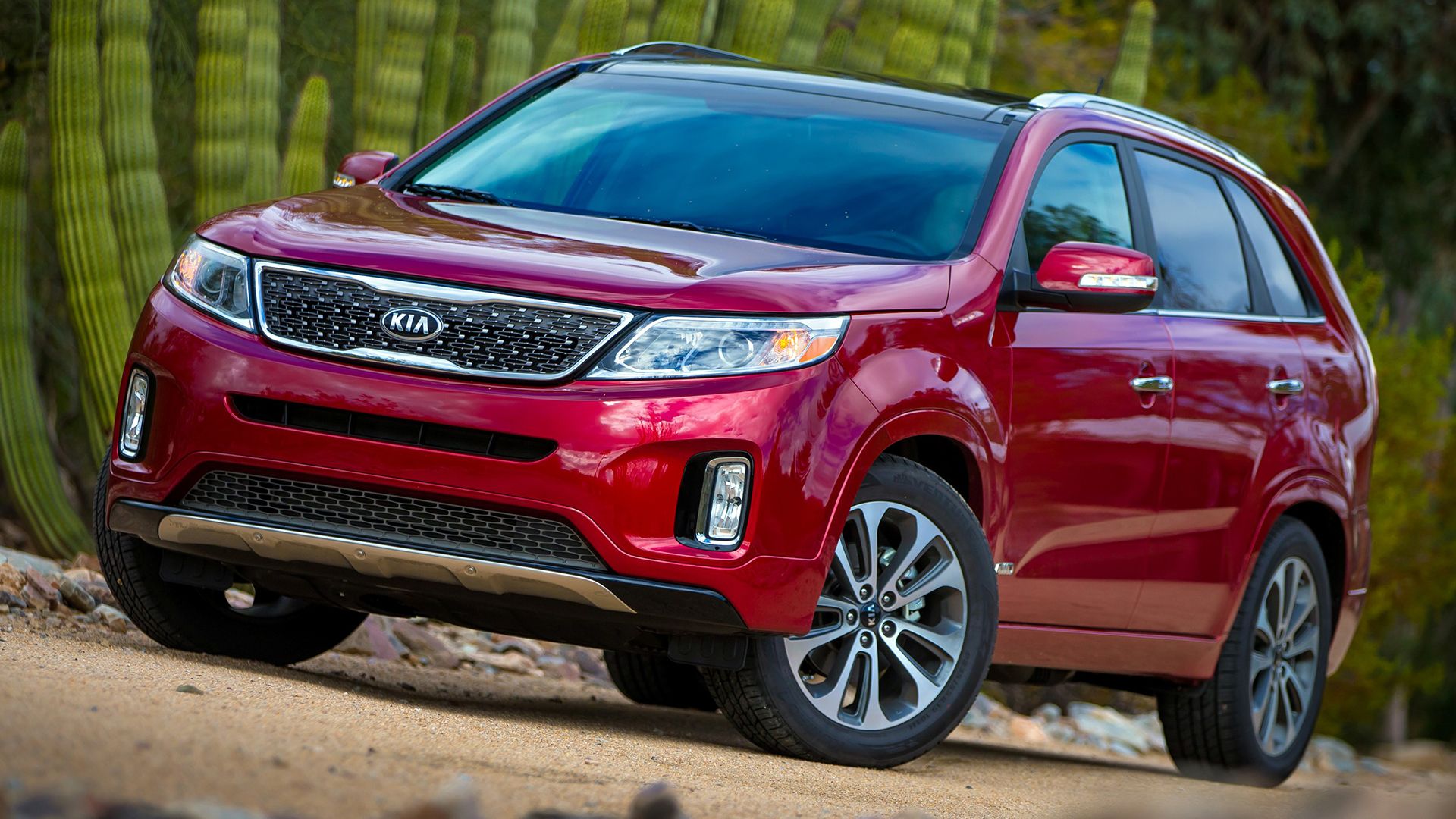 A red 2015 Kia Sorento