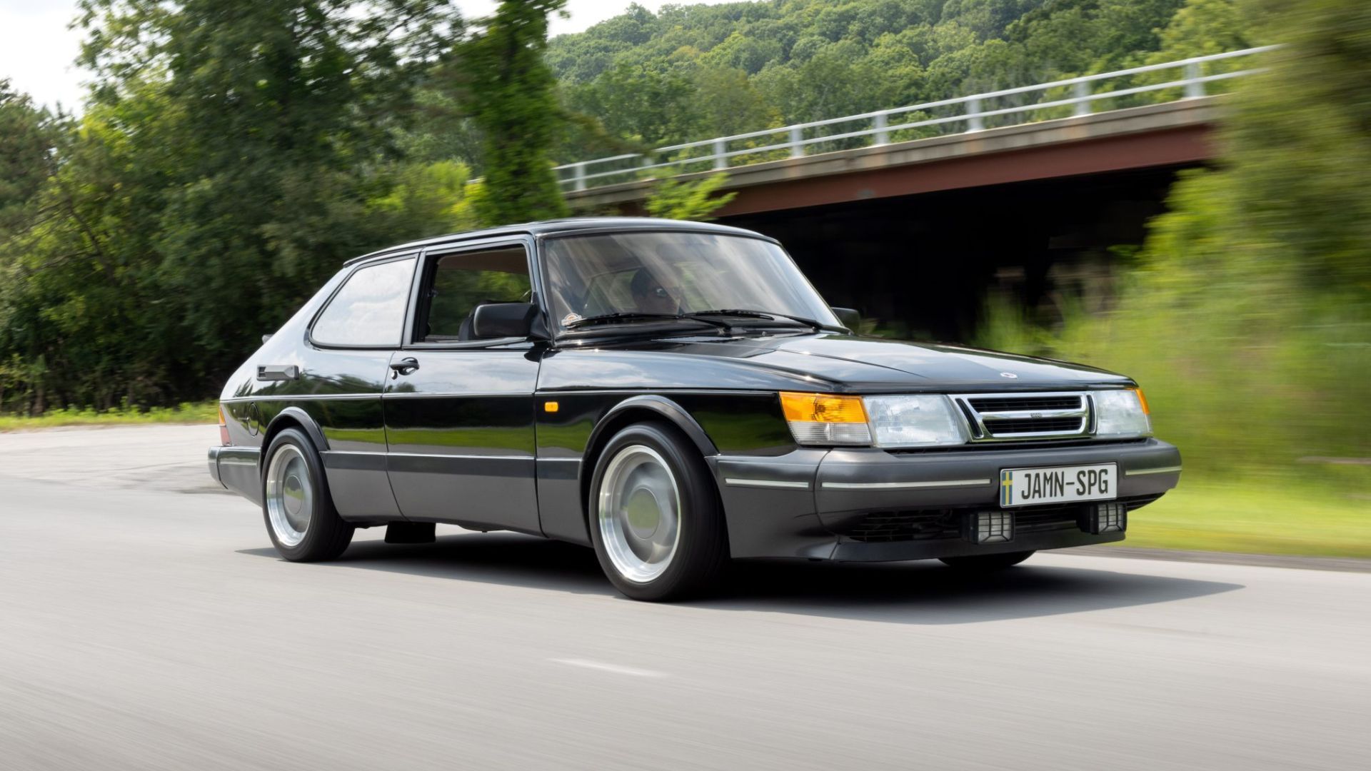 Saab 900