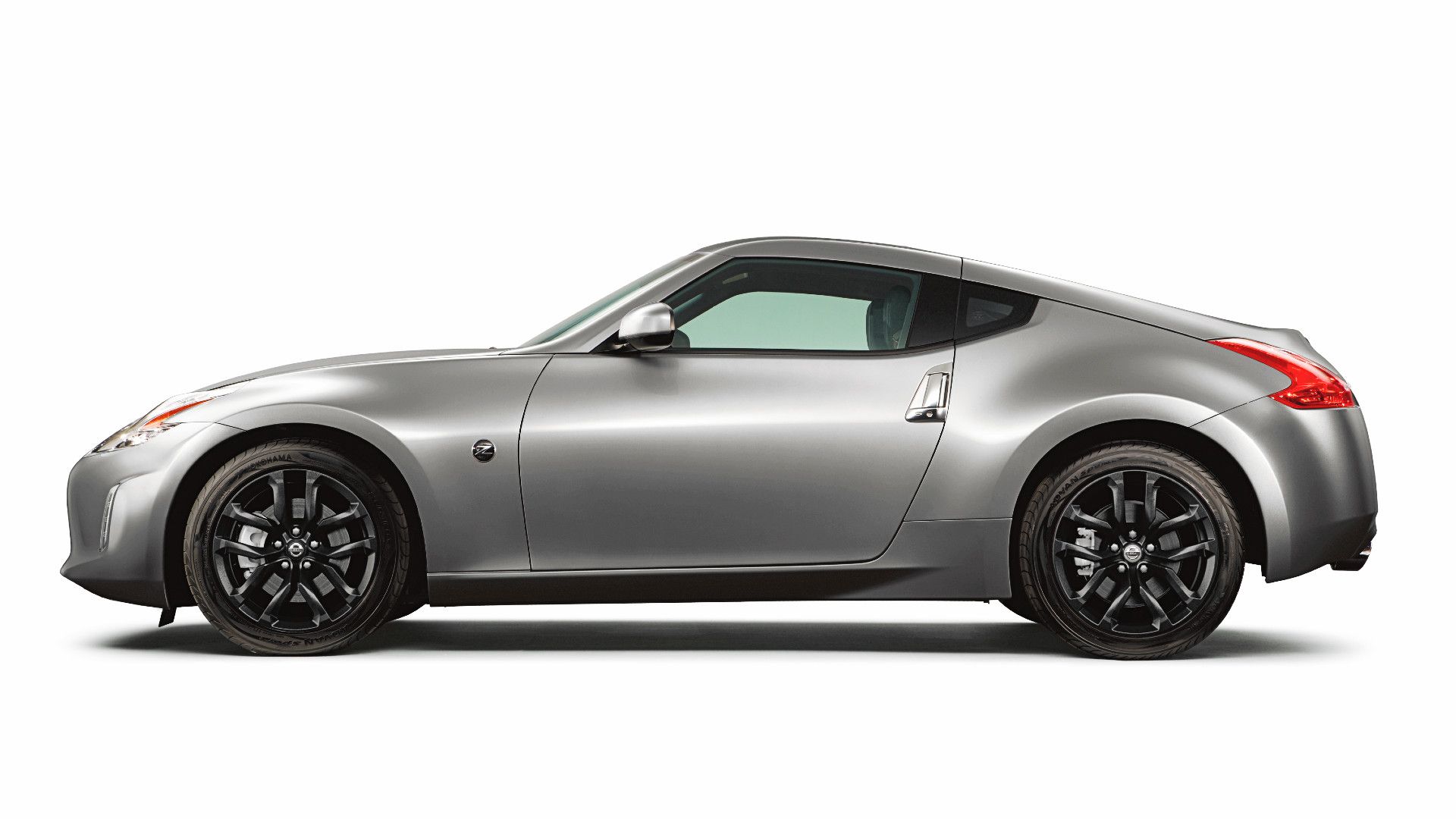 2015 Nissan 370Z Coupe side profile