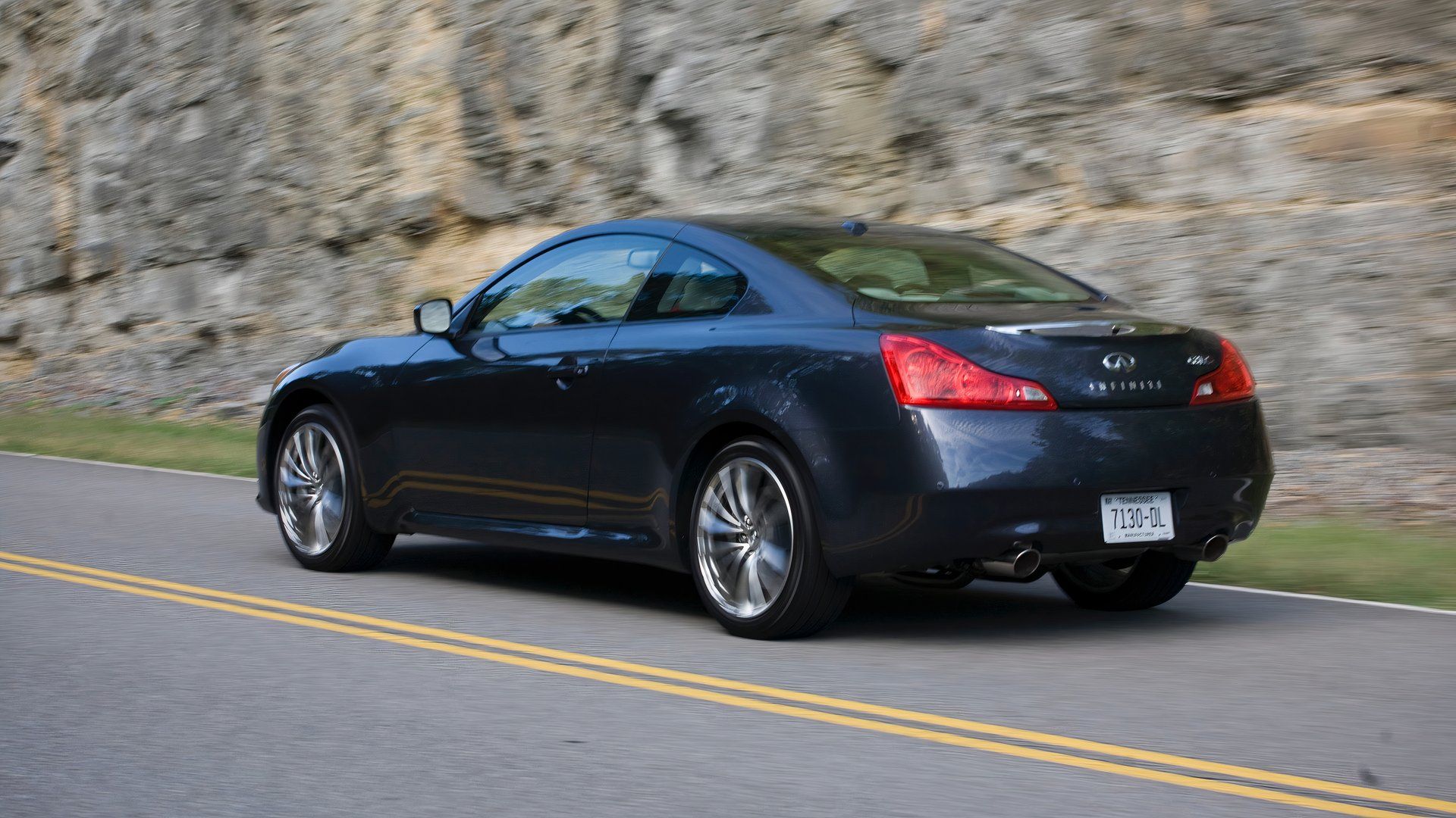 2013 Infiniti G37 driving