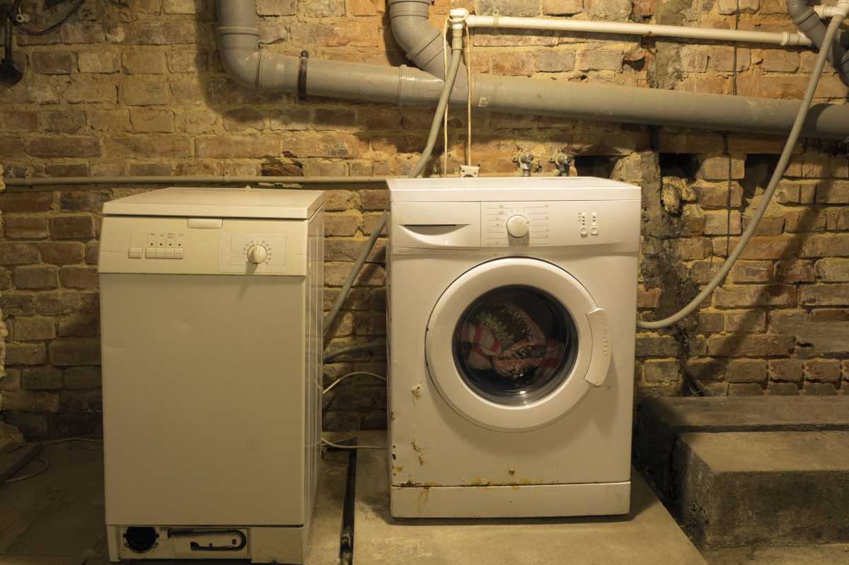 decrepit washer and dryer