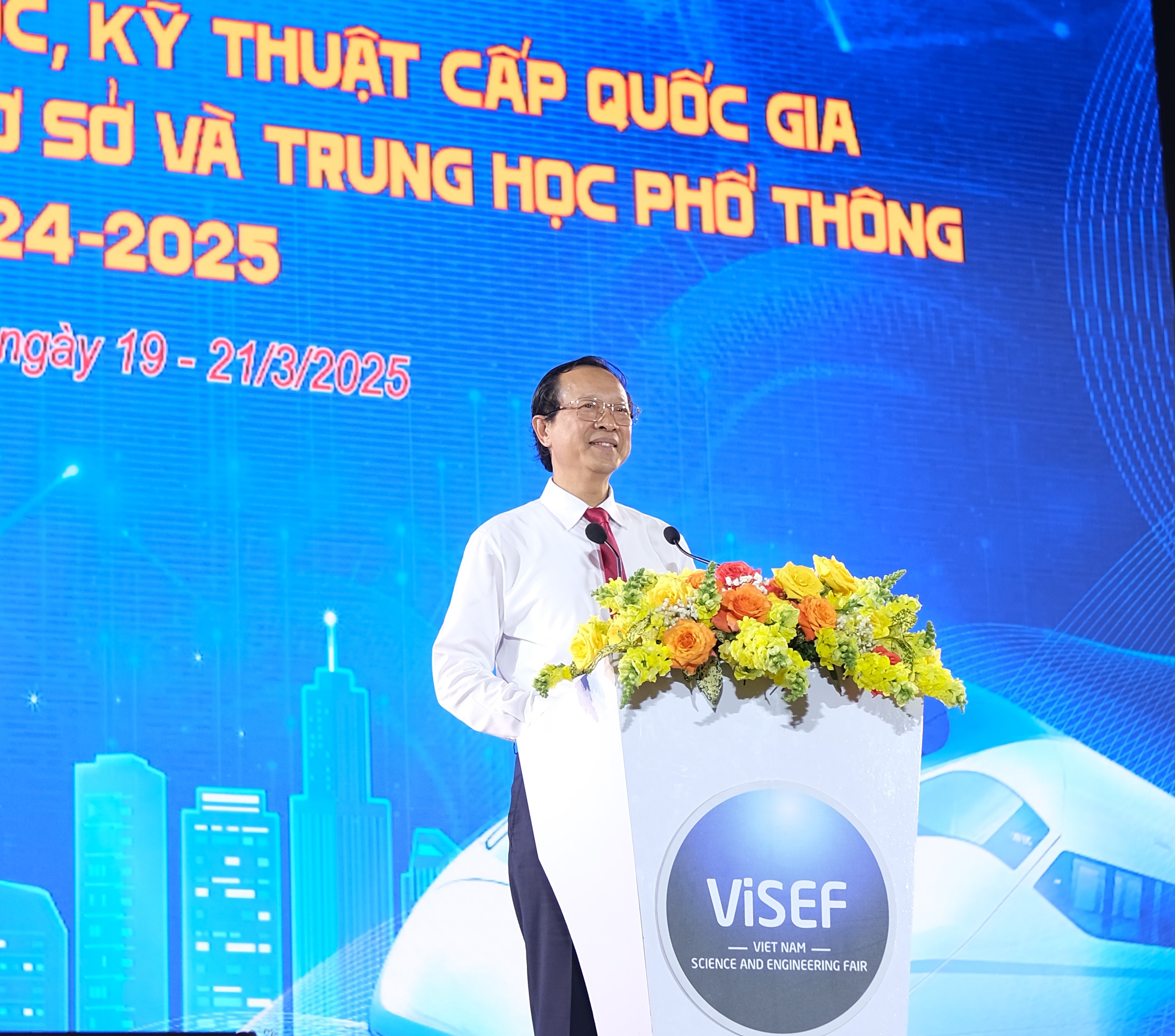 Vietnam's Deputy Minister of Education and Training Pham Ngoc Thuong delivers his remarks at the National Science and Technology Competition for Middle and High School Students in Ho Chi Minh City, March 21, 2025.