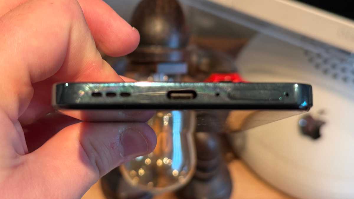 Oppo Reno 12 FS Ports